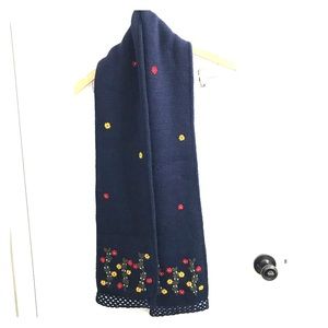 Orvis alpaca floral scarf navy
